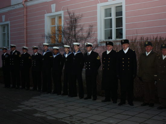 Eesti lipu austamise tseremoonia Kuberneri aias